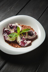 Hearty and delicious sweet with powder