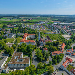 Der oberschwäbische Kurort Bad Schussenried aus der Vogelperspektive