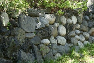 日比谷公園の石積みのある風景