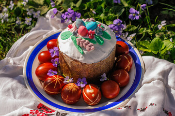 easter cake with easter eggs and flowers