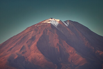 Fototapeta premium Misti Volcano is an iconic and active stratovolcano located near Arequipa in southern Peru. It is one of the prominent volcanoes in the Andes mountain range and is known for its conical shape.