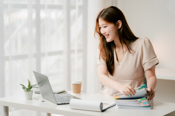 Employees who work with a lot of documents Searching for documents Accounting for income, expenses, tax records, and hard work.