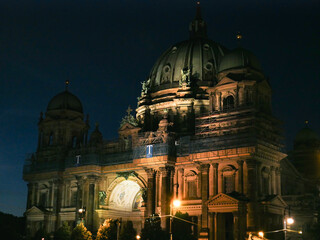 Obraz premium Night view of Berlin Cathedral