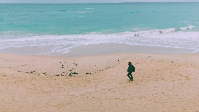 Marche sur la plage 