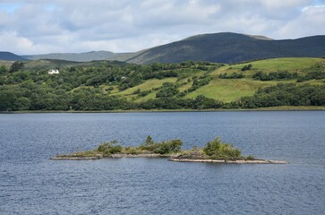 Le Lough Corrib dans le Connemara en Irlande