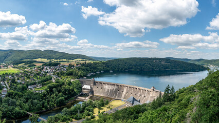 Staumauer am Edersee