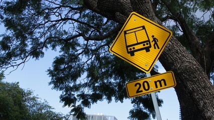 señalamiento, para de autobus © Karla