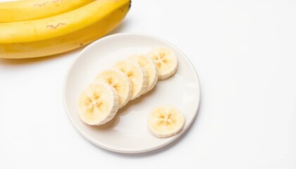Sliced bananas on a plate