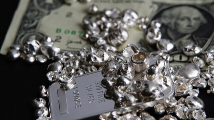  Silver bar 999 of precious metal and paper money