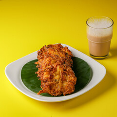 ULLIVADA AND CHAYA, ULLI VADA, ONION BHAJJI AND TEA, ONIONBHAJJI, ONOINBAJJI, TEA, 