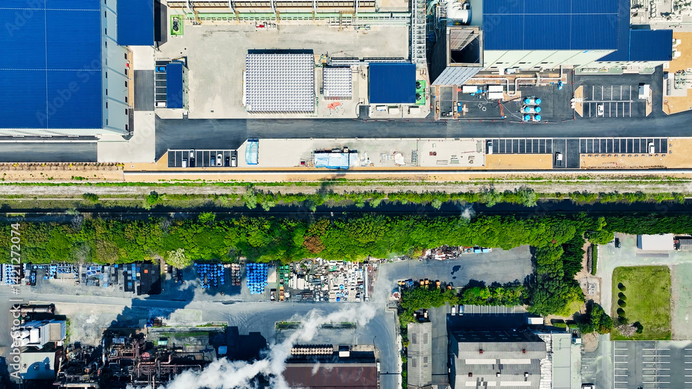 Aufkleber 工場の建ち並ぶ工業地帯の風景　真俯瞰空撮