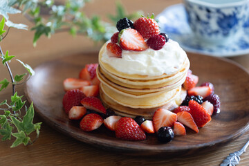 イチゴの米粉パンケーキ