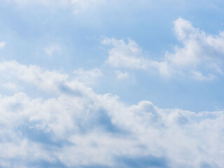 4月の山から　青空と雲03
