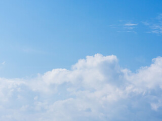 4月の山から　青空と雲06