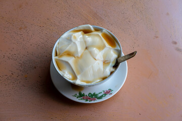 Kembang Tahu or Douhua or Tahua or Javanese calls it ‘Wedang Tahu’ has been part of Indonesian cuisine and you can find it in many cities in Indonesia