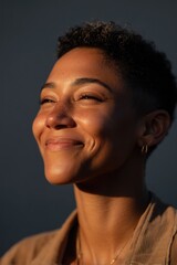 Obraz premium portrait of joyful person reflecting spirit of juneteenth celebration with blurred background
