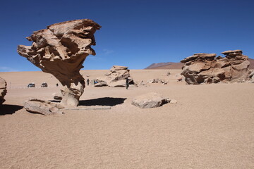 Lagoons, volcanoes and geysers in the Uyuni desert

