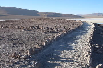 Lagoons, volcanoes and geysers in the Uyuni desert
