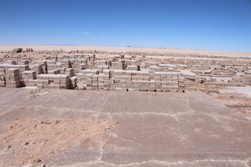 Lagoons, volcanoes and geysers in the Uyuni desert
