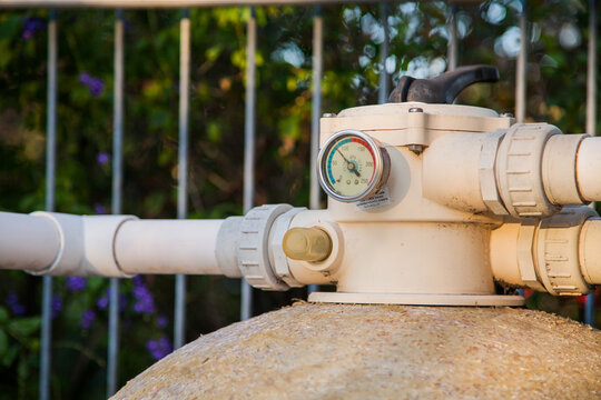 Pressure gauge on old pool pump sand filter