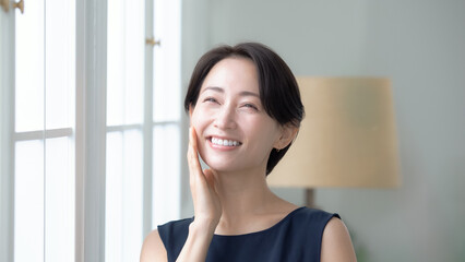 女性　スキンケア