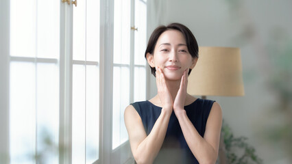 女性　スキンケア