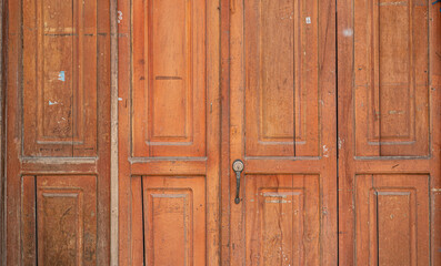 Fototapeta premium Fondo horizontal de tablones de madera rústica y natural - foto de stock 