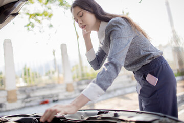 The car broke down and I called a mechanic.