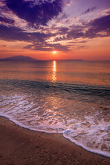 Obraz premium Sunrise at Aegean sea and Strymonian gulf seen from Vrasna, Greece.