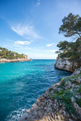 Naklejka premium Der Strand cala Santanyi mit türkisfarbenem Meer