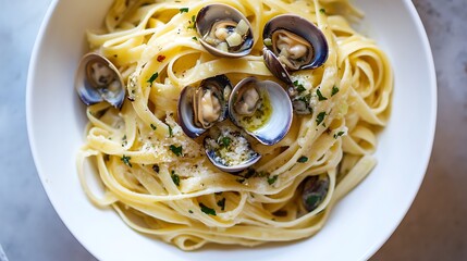 A fresh bowl of pasta alla vongole, with clams, garlic, and white wine