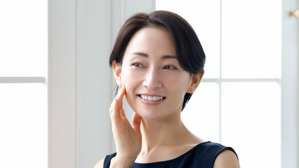 女性　スキンケア