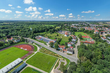 Die schwäbische Kreisstadt Dillingen rund um die Sportanlagen am Donaustadion von oben