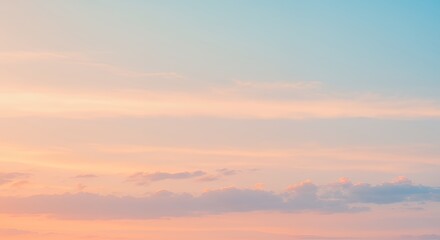 Fototapeta premium Soft Sky at Sunset with Light Clouds and Pastel Colors