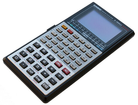 Calculadora antigua. Imagen recortada