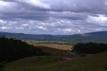 The Bolivar State in its varied geography offers us mountains, valleys, lakes, forests and above all the impressive Gran Sabana.