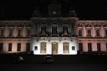 Obraz premium Facade of Lyon Prefecture Building Illuminated at Night