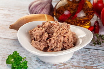 Canned tuna fish in olive oil