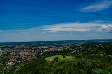 Obraz premium Panorama urbain de Lyon et ses quartiers environnants