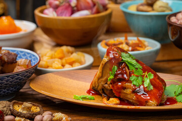 Zongzi, rice dumpling leaves, glutinous rice, fillings, Chinese culture, sweet and spicy sauce, coriander, Taiwan, China