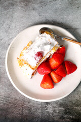 Meringue puff pastry