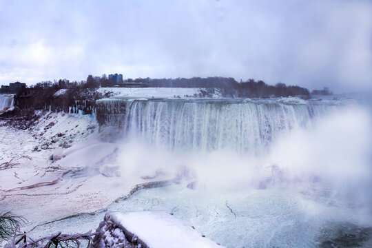 Winter at Niagara Falls Wallpapers