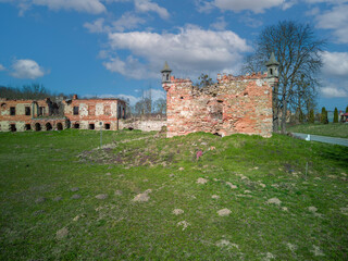 Fototapeta premium Ruins of the palace in Wlostów, Poland.