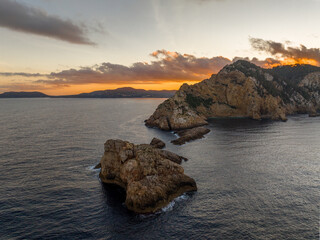 Faro abandonado de Sa Punta Grossa en Ibiza al atardecer