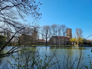 Wasserburg Zilly, Osterwieck, Huy, Sachsen-Anhalt im Frühling