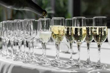 Wine glasses at the banquet, wine in wine glasses, buffet.