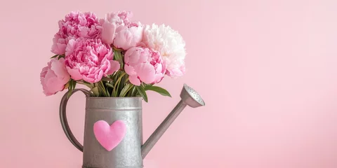 Fototapete Pfingstrosen Muttertag, Valentinstag, Geburtstag  Feiertag Grußkarte - Gießkanne mit Pfingstrosen Blumenstrauß Blumen, isoliert auf pinkem Hintergrund  © Corri Seizinger