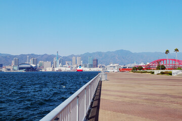 Obraz premium ポートアイランドと神戸の街並み