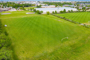 Obraz premium Large field with a soccer field in the middle