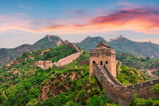 The great wall of china at sunset with beautiful sky and mountain landscape